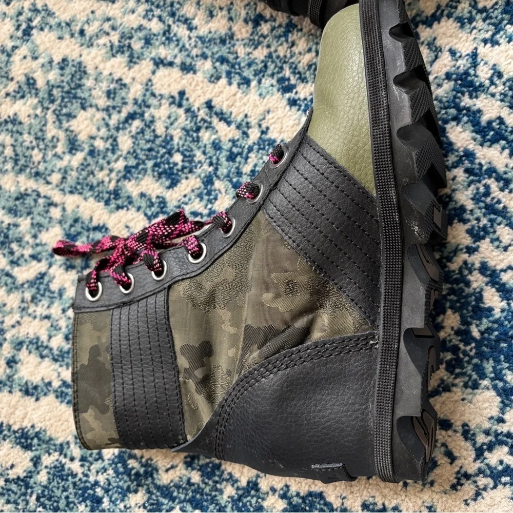 SOREL Lexie Youth Camo Camouflage Wedge Lace Up Boots Green 5 worn once